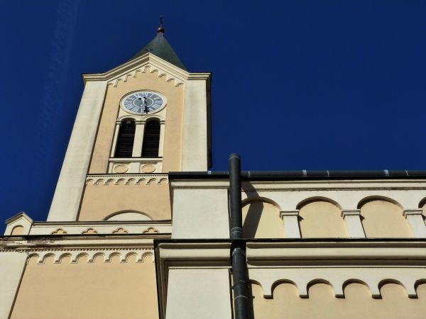 Cost of Church Gutter Installation in Merritt Island